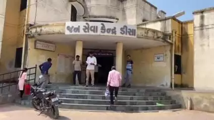 ડીસા: ડીસા વિધાથીર્ઓ પડતી મુશ્કેલીને લઈને  નાયબ કલેકટરે જનસેવા કેન્દ્રની મુલાકાત લીધી અપાઈ કડક સુચનાઓ