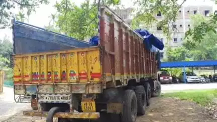 জগৎবল্লভপুর: জগৎবল্লভপুর থানার পুলিশ হুগলি থেকে ৬৫ লাখ টাকার এ্যালমুনিয়াম সামগ্রী উদ্ধার করল এবং গ্রেপ্তার করলে একজনকে