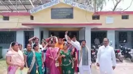 पुनपुन: पुनपुन पंचायत समिति की बैठक का सदस्यों ने किया बहिष्कार, जमकर हंगामा और प्रदर्शन