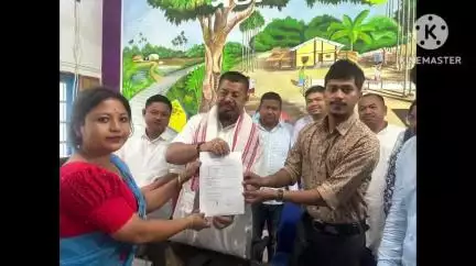শদিয়া: শদিয়াত ছৈখোৱা খণ্ড উন্নয়ন কাৰ্য্যালয়ৰ অন্তৰ্গত সকলো গাঁও পঞ্চায়তৰ ৱাৰ্ড সদস্যসকলক প্ৰমাণপত্র প্ৰদান শদিয়াৰ বিধায়কে