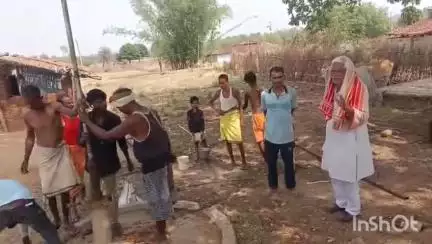 सगमा: धुरकी में बीडीओ के निर्देश पर चापाकल की मरम्मत का कार्य शुरू