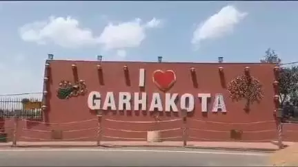 गढ़ाकोटा: बरखेड़ा गौतम के पास तेज रफ्तार ट्रक की टक्कर से दो युवकों की मौत