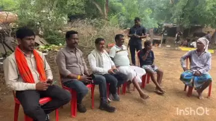 तोकापाल: चित्रकोट विधायक विनायक गोयल ग्राम पंचायत भड़िसगाँव पहुंचे, दशगात्र कार्यक्रम में हुए शामिल