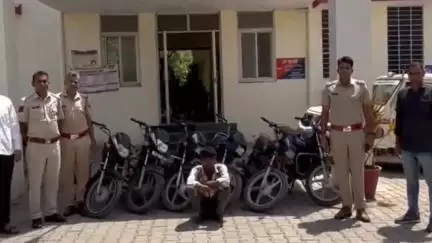 कनवास: देवली मांजी पुलिस ने चोरी की 6 मोटरसाइकिल के साथ 1 शातिर चोर को ढोटी से किया गिरफ्तार