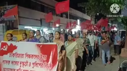 সোনারপুর: চাকরি হারা বিক্ষোভকারীদের ওপর পুলিশি আক্রমণের প্রতিবাদে হরিণনাভি এলাকা থেকে রাজপুর পর্যন্ত সিপিএমের প্রতিবাদ মিছিল।