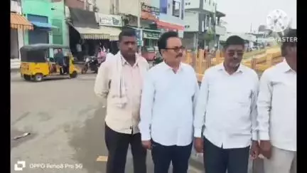 మిర్యాలగూడ: మిర్యాలగూడ పరిధిలోని నల్లగొండ చౌరస్తాలో తడకమళ్ళ ఎక్స్ రోడ్డు జంక్షన్ ను తొలగించాలని బిసి సంఘాల నేతలు నిరసన