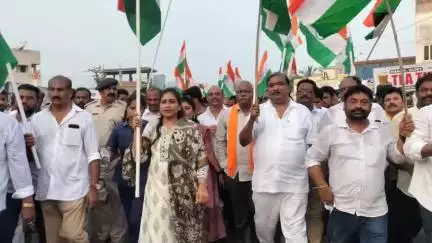 నక్కపల్లిలో తిరంగా ర్యాలీలో హోంమంత్రి వంగలపూడి అనిత