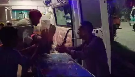 छोटी सरवन: कटुंबी गांव में पति-पत्नी के विवाद के बाद पत्नी ने घर के अंदर फांसी लगाकर जान देने की कोशिश की, एमजीएच में उपचार जारी