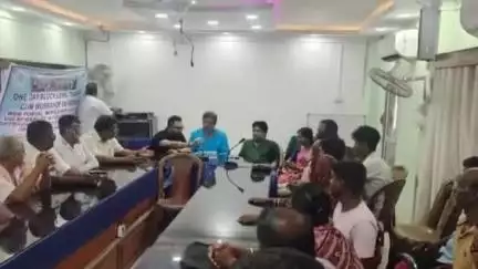 কাঁথি ১: ব্লকের বেহাল নিকাশ সংস্কার বিষয়ে একটি আলোচনা সভা চন্ডিপুরে উপস্থিত সভাধিপতি উত্তম বারিক