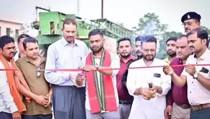 बतौली: सीतापुर विधानसभा क्षेत्र के प्रवेश स्थान बेलकोटा में सड़क सुरक्षा को लेकर बैरीकेट लगवाकर विधायक रामकुमार ने किया उद्घाटन