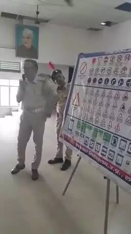 #रायबरेली यातायात पुलिस ने #नवोदय_विद्यालय मे एनसीसी कैडेट्स ने सीखे यातायात के गुर,सड़क सुरक्षा जागरुकता का लिया संकल्प