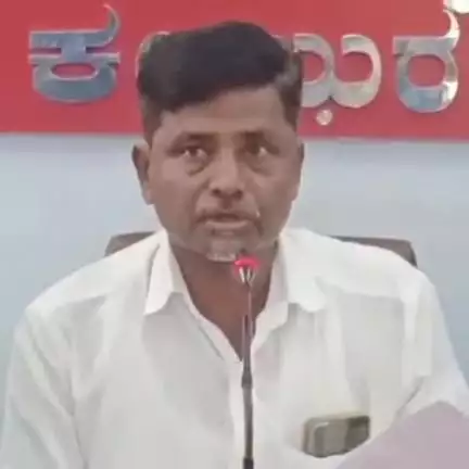 ಜೇವರ್ಗಿ: ಸ್ಲಂ ನಿವಾಸಿಗಳಿಗೆ ಮನೆ ಹಂಚಿಕೆಯಲ್ಲಿ ಗೋಲ್‌ಮಾಲ್: ಶಾಸಕ ಅಜಯ್‌ಸಿಂಗ್ ರಾಜೀನಾಮೆಗೆ ನಗರದಲ್ಲಿ ಸಾಮಾಜಿಕ ಹೋರಾಟಗಾರ ಈರಣ್ಣಗೌಡ ಆಗ್ರಹ