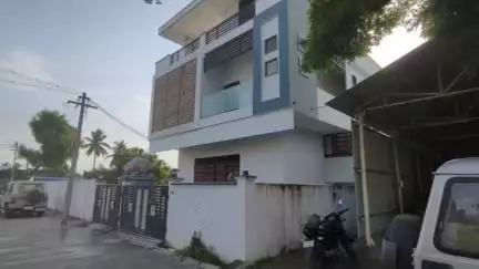 ஆரணி: சேவூர் பகுதியில் அதிமுக முன்னாள் அமைச்சர் சேவூர் ராமச்சந்திரன் இல்லம் மற்றும் மகன்கள் லஞ்ச ஒழிப்பு போலீசார் சோதனை