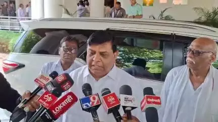 काटोल: शेतकऱ्यांची फसवणूक होणे अयोग्यच : मुख्यमंत्र्यांसमोर आमदार चरणसिंग ठाकूर यांनी सांगितली व्यथा