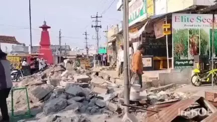 వినుకొండ పట్టణంలో ఆక్రమణల తొలగింపు కార్యక్రమం
