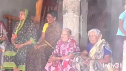 ಲಕ್ಷ್ಮೇಶ್ವರ: ಮೂರು ತಿಂಗಳಾದರೂ ಬಾರದ ಹಣ: ಪಟ್ಟಣದಲ್ಲಿ ಸಿಡಿದೆದ್ದ 'ಗೃಹಲಕ್ಷ್ಮಿ'ಯರು#locelissue