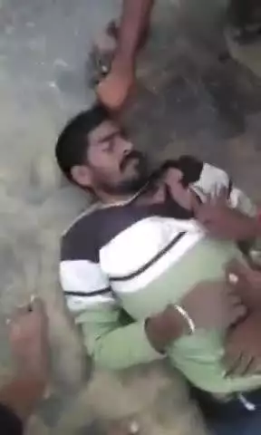 మాచారెడ్డి: వాడి గ్రామ శివారులో పిడుగు పడి ఒకరు మృతిచెందగా మరొకరికి గాయాలయ్యాయి