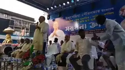 উলুবেড়িয়া ১: উলুবেরিয়া পৌরসভার উদ্যোগে মাধ্যমিক উচ্চমাধ্যমিক আলিম ফাজিল উত্তীর্ণ কৃতি ছাত্র-ছাত্রীদের সংবর্ধনা জ্ঞাপন উপস্থিত মন্ত্র