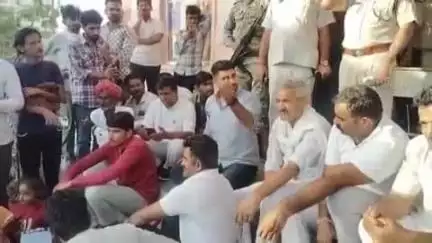 सिणधरी: शिव विधायक रविंद्र सिंह भाटी ने पुलिस पर भड़के, सोशल मीडिया पर वीडियो हुआ वायरल
