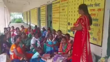 डुमरी: झारखंड प्रदेश विद्यालय रसोइया संयोजिका अध्यक्ष संघ की डूमरी में बैठक संपन्न हुई
