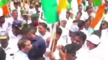 जत: ऑपरेशन सिंदूर नंतर भारतीय संरक्षण दलाच्या सन्मानार्थ जत शहरात भव्य तिरंगा यात्रा संपन्न