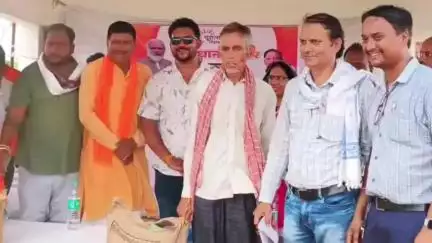 बागबाहरा: बागबाहरा ब्लॉक के ग्राम देवरी में समाधान शिविर का आयोजन, किसानों को वितरित किए गए धन और बीज