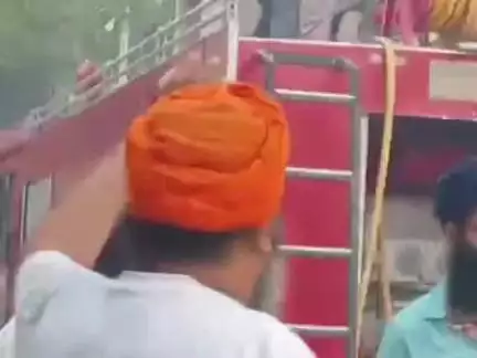 ਧਰਮਕੋਟ: ਕੋਟ ਈਸੇ ਖਾਂ ਵਿਚ ਅਬਾਦੀ ਵਾਲੇ ਥਾਂ ਵਿੱਚ ਕੈਮੀਕਲ ਫੈਕਟਰੀ ਵਿੱਚ  ਲੱਗੀ ਭਿਆਨਕ ਅੱਗ ਦੋ ਗੱਡੀਆਂ ਅੱਗ ਦੀ  ਲਪੇਟ ਚ ਆਈਆ
