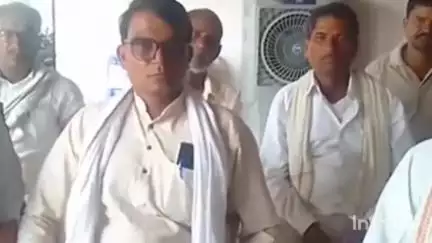 सावली: मुंडाळा येथील बचत गटाच्या खात्यातून एक लाख 78 हजार लंपस बँकेसमोर आंदोलनाचा सदस्यांनी पत्रकार परिषदेत दिलेल्या इशारा