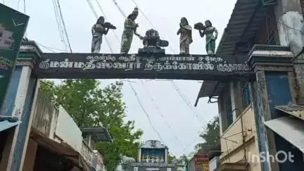 குத்தாலம்: கடை வீதியில் இந்து சமய அறநிலைத்துறை உதவி ஆணையரை கண்டித்து தமிழ்நாடு அடிமனை பயனாளிகள் சங்கத்தினர் கண்டன ஆர்ப்பாட்டம்