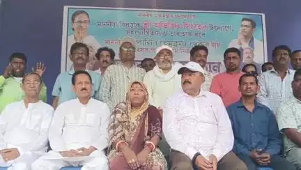 লাভপুর: ২৫ বছর নিখোঁজ থাকার পর বিধায়কের হাত ধরে লাভপুরের ঘরে ফিরলেন রূপালী হেমব্রম! উপস্থিত- সাংসদ সহ অন্যান্যরা