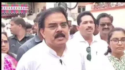 తెనాలి: ప్రజల సమస్యలు వెంటనే అధికారులు పరిష్కరించాలి: మంత్రి నాదెండ్ల మనోహర్