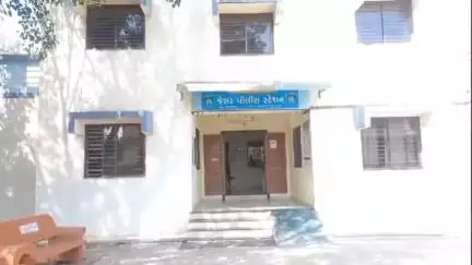 જેસર: ઝલકલા ગામે પીજીવીસીએલના કર્મચારી સાથે બબાલ કરતાં બે વિરુદ્ધ ફરિયાદ નોંધાઈ