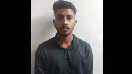 മാനന്തവാടി: വെള്ളമുണ്ട മൊതക്കരയിൽ നിന്ന് കഞ്ചാവുമായി യുവാക്കൾ പിടിയിൽ