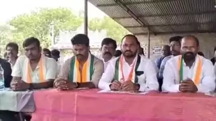 జాజిరెడ్డి గూడెం: గ్రూప్ రాజకీయాలు వదిలి కలిసికట్టుగా పని చేద్దాం: జాజిరెడ్డి గూడెంలో సంవిధాన్ కోఆర్డినేటర్ వీరస్వామి