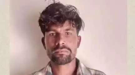 સિધ્ધપુર: નાસતા ફરતા આરોપી  પાટણ એસઓજીએ ગણવાડા ગામે થી  પકડી પાડ્યો