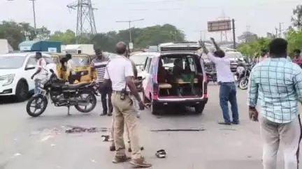 அம்பத்தூர்: பாடி மேம்பாலத்தில் இருசக்கர வாகனம் மீது டிப்பர் லாரி மோதி தாய் மற்றும் மகள் பலி