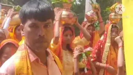 चंडी: बढ़ौना गांव में गायत्री परिवार की ओर से नवचेतना जागरण गायत्री महायज्ञ को लेकर निकाली गई कलश यात्रा