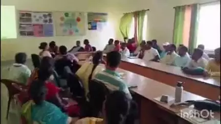 खूंटपानी: प्रखंड सभागार में प्राकृतिक संपदा पर एक दिवसीय संवाद कार्यक्रम का आयोजन किया गया, बीडीओ रहे मौजूद