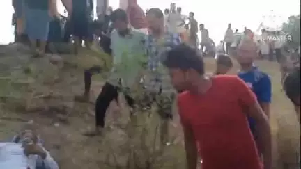 मेजा: #सड़कदुर्घटना दो बाइकों की आमने-सामने भिडंत में एक की मौत,चार घायल इलाज के लिए भेजा गया अस्पताल।