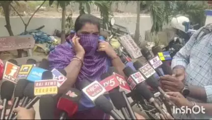 . కాంగ్రెస్ కార్పొరేటర్ గుండేటి నరేందర్ పై ఎస్సీ ఎస్టీ అత్యాచారం కేసు నమోదు చేసి అరెస్ట్ చేసిన మిల్స్ కాలనీ పోలీసులు