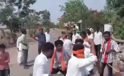 రామారెడ్డి: పోసానిపేట గ్రామంలో నూతనంగా నిర్మించిన గుడిలో విగ్రహాలను ప్రతిష్టించారు