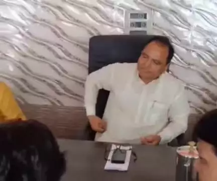 बहादुरगंज: विधायक अंजार नईमी द्वारा जनसंवाद सह जनता दरबार का आयोजन
