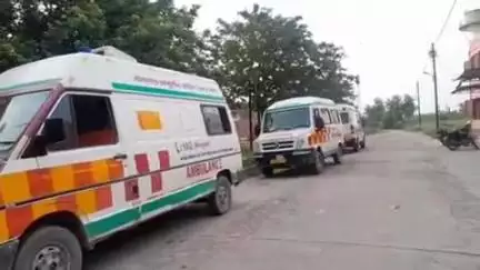 हंडिया: ढोकरी मोड़ के पास टेम्पो से टकराने के कारण व्यक्ति गंभीर रूप से घायल हुआ