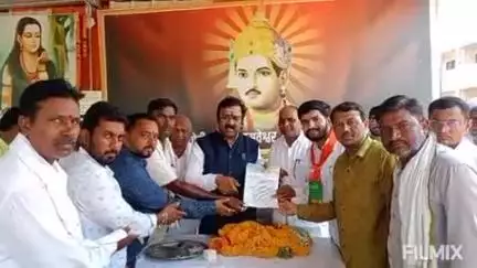 धर्माबाद: शहरातील श्री बसवन्ना हिल्स येथे खा. गोपछडे यांना बन्नाळी वासियांनी दिले विविध मागण्याचे निवेदन