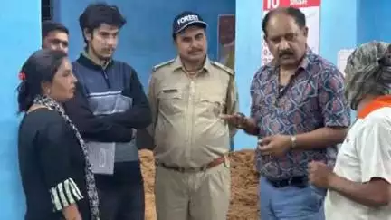 पाटी: वरिष्ठ सलाहकार यू कॉस्ट डॉ कपिल जोशी ने पिरुल ब्रिकेटिंग यूनिट का किया निरीक्षण