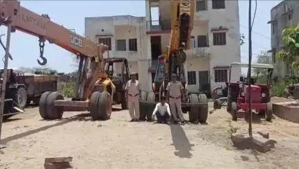 मण्डरायल: महूं परावन क्षेत्र में खानों पर दबिश देकर अवैध खनन कर रहे 2 व्यक्तियों को लांगरा पुलिस व DST टीम ने किया गिरफ्तार