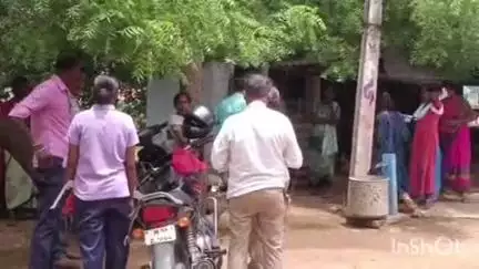 திருமங்கலம்: கள்ளிக்குடியில் சகோதரர்கள் இடையே ஏற்பட்ட தகராறு-சிறுவன் உட்பட இருவர் காயம்- எல்லை பாதுகாப்பு படை வீரரை கைது செய்து போலீசார் விசாரணை