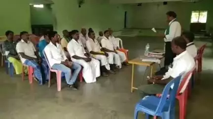 பென்னாகரம்: பாப்பாரப்பட்டி அறிவுக்கண் திருமண மண்டபத்தில் இயற்கை விவசாயிகள் சங்க நிர்வாகிகள் ஆலோசனைக் கூட்டம்