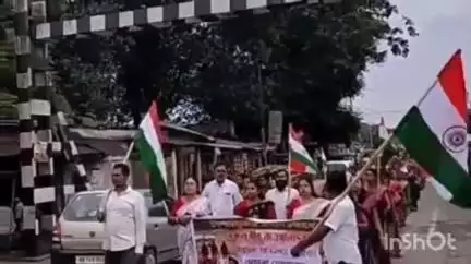 তুফানগঞ্জ ২: ভারতীয় সেনাদের সাফল্যে অভিনন্দন জানিয়ে রামপুর বাজারে আয়োজিত তৃণমূলের তরফে মিছিল