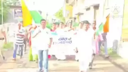মথুরাপুর ১: ভারতীয় বীর সেনাদের প্রতিশ্রদ্ধা জানিয়ে মথুরাপুরে শ্রদ্ধাঞ্জলি যাত্রা উপস্থিত সাংসদ বাপি হালদার
